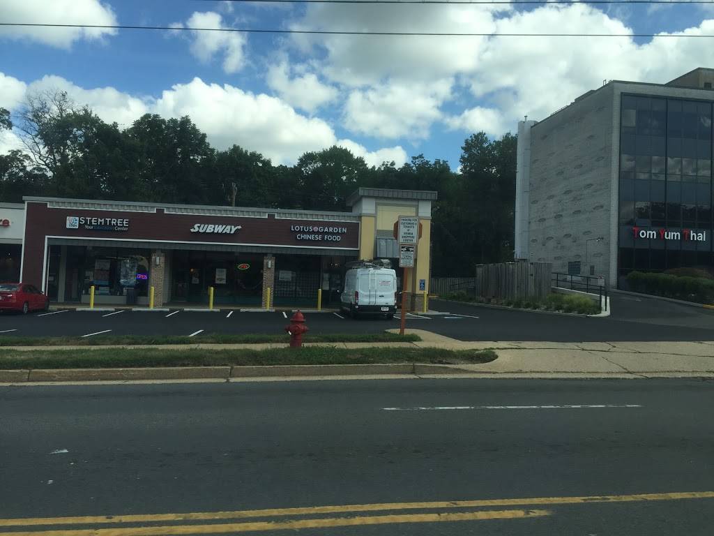 Subway Restaurants | restaurant | 222 Maple Ave W #23, Vienna, VA 22180, USA | 7032817810 OR +1 703-281-7810