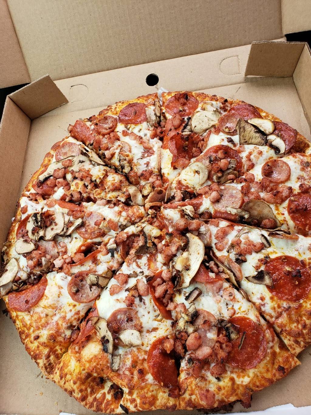 City Pizza | restaurant | 20 Woodlawn Rd E, Guelph, ON N1H 1G7, Canada | 5198362626 OR +1 519-836-2626