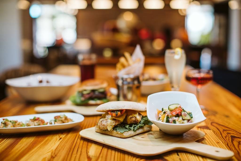 Brass Hat | restaurant | 103 S 30th Ave, Hattiesburg, MS 39401, USA | 6012556933 OR +1 601-255-6933