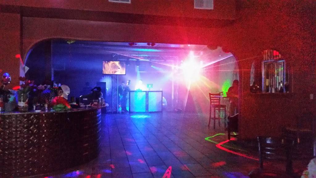 Puerto El Triunfo Restaurant | restaurant | 1714 E Northern St, Wichita, KS 67216, USA | 3162729550 OR +1 316-272-9550