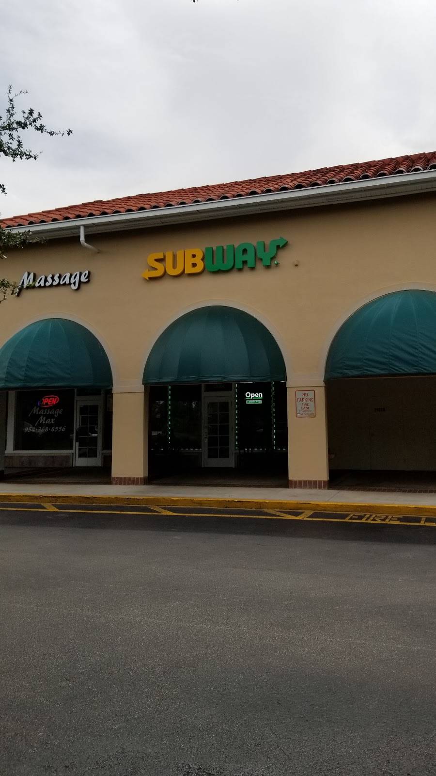Subway | restaurant | 13606 W State Rd 84, Davie, FL 33325, USA | 9544746651 OR +1 954-474-6651