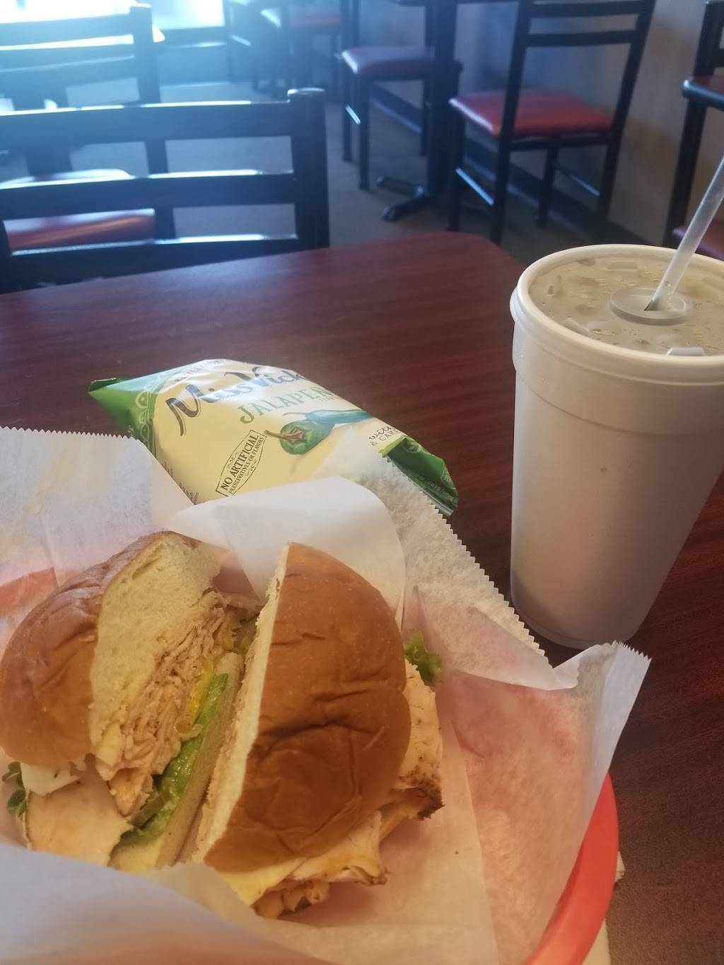 Vivola Express | restaurant | 1911 Schuetz Rd, Maryland Heights, MO 63043, USA | 3149953900 OR +1 314-995-3900