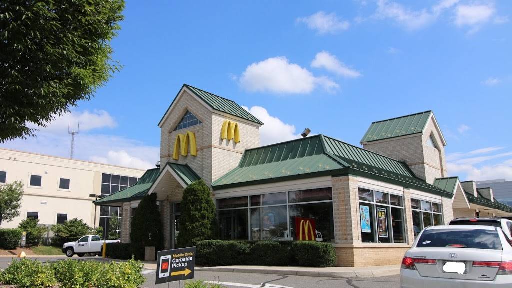 McDonalds | meal takeaway | 3009 Gallows Rd, Falls Church, VA 22042, USA | 7035733049 OR +1 703-573-3049
