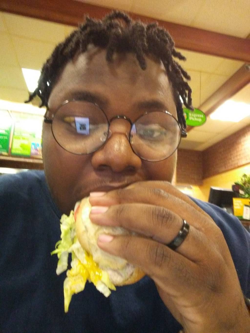 Subway | restaurant | 6900 Cliffdale Rd, Fayetteville, NC 28314, USA | 9104877908 OR +1 910-487-7908