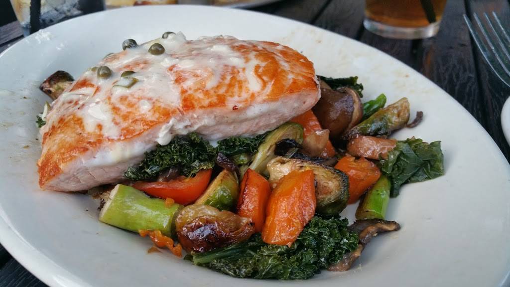 Henrys Midtown Tavern | restaurant | 132 10th St NE, Atlanta, GA 30309, USA | 4045374477 OR +1 404-537-4477