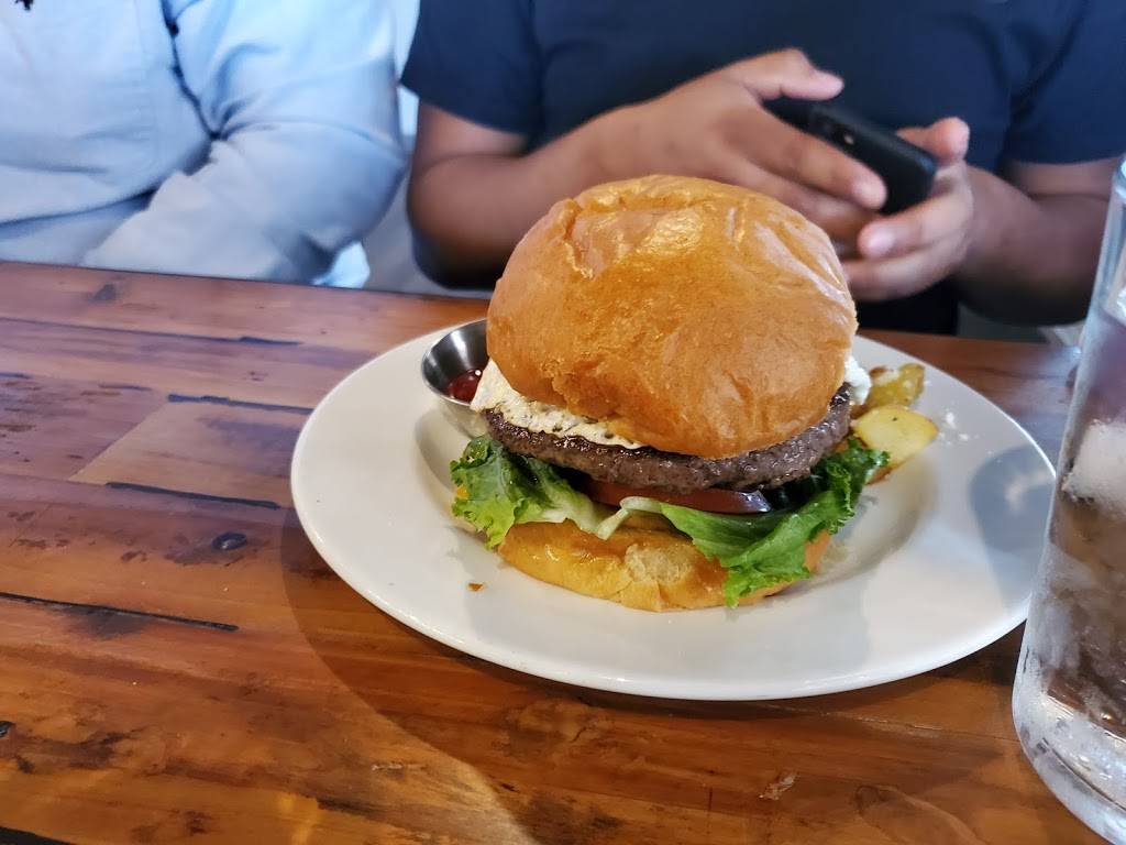 Dos Sirenos Brewing | restaurant | 231 E Cevallos St, San Antonio, TX 78204, USA | 2104428138 OR +1 210-442-8138