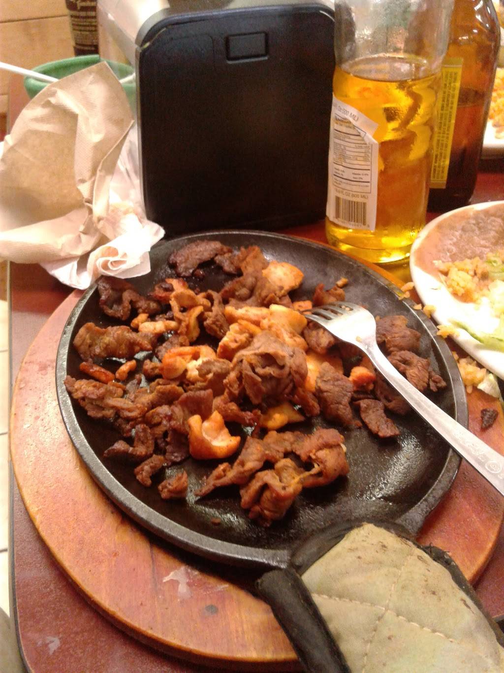 La Perla 3 Mexican Restaurant | restaurant | 2508 S Roan St, Johnson City, TN 37601, USA | 4232628200 OR +1 423-262-8200