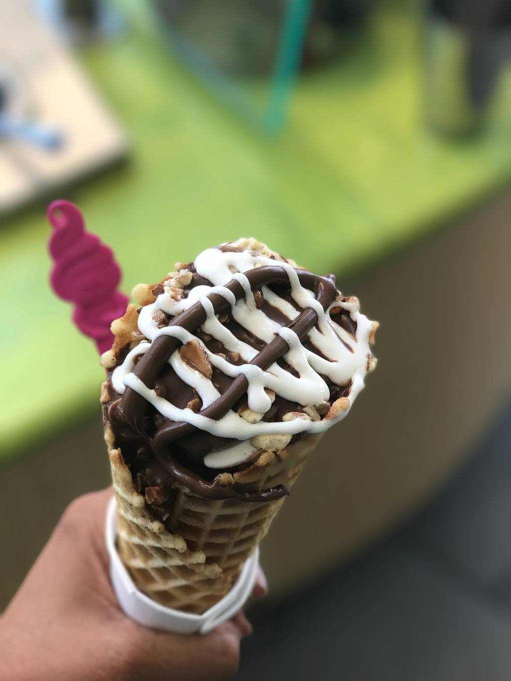 Menchies Frozen Yogurt | bakery | 251 N Brand Blvd, Glendale, CA 91203, USA | 8186491152 OR +1 818-649-1152