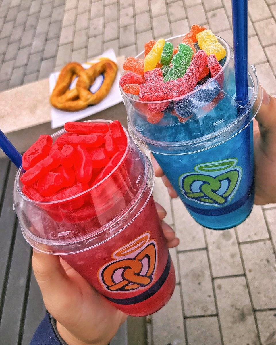 Auntie Annes | cafe | 6170 W Grand Ave Spc 45K203, Gurnee, IL 60031, USA | 8478557866 OR +1 847-855-7866