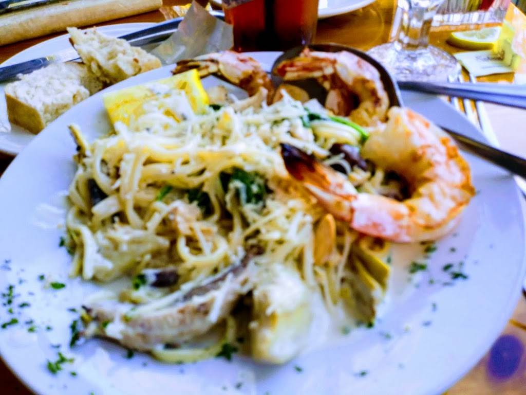 Old Mission Tavern | restaurant | 17015 Center Rd, Traverse City, MI 49686, USA | 2312237280 OR +1 231-223-7280