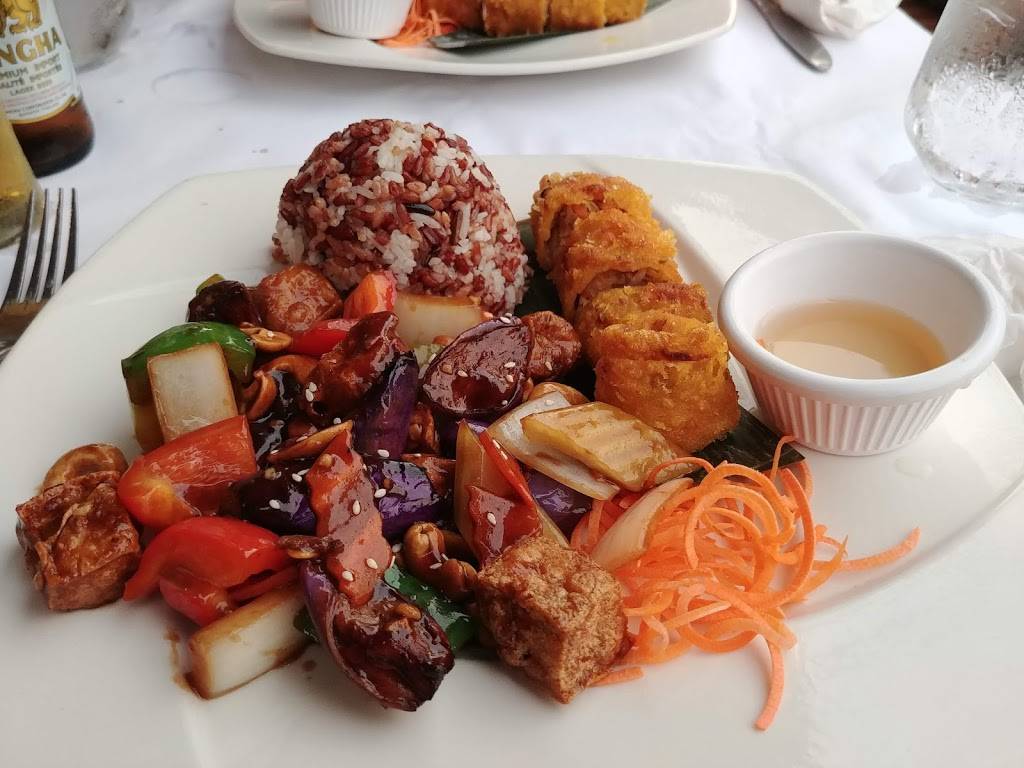 Lemongrass | restaurant | 1630 Bayview Ave, Toronto, ON M4G 3B7, Canada | 4163228202 OR +1 416-322-8202