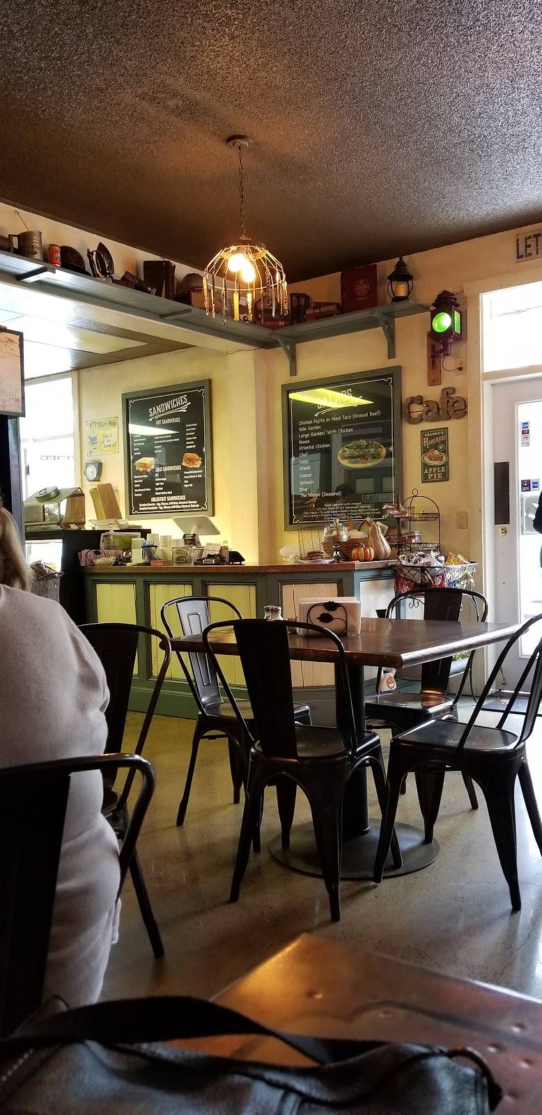 C Js Deli & Catering | restaurant | 18401 Sumner-Buckley Hwy E # C, Bonney Lake, WA 98391, USA | 2538260672 OR +1 253-826-0672