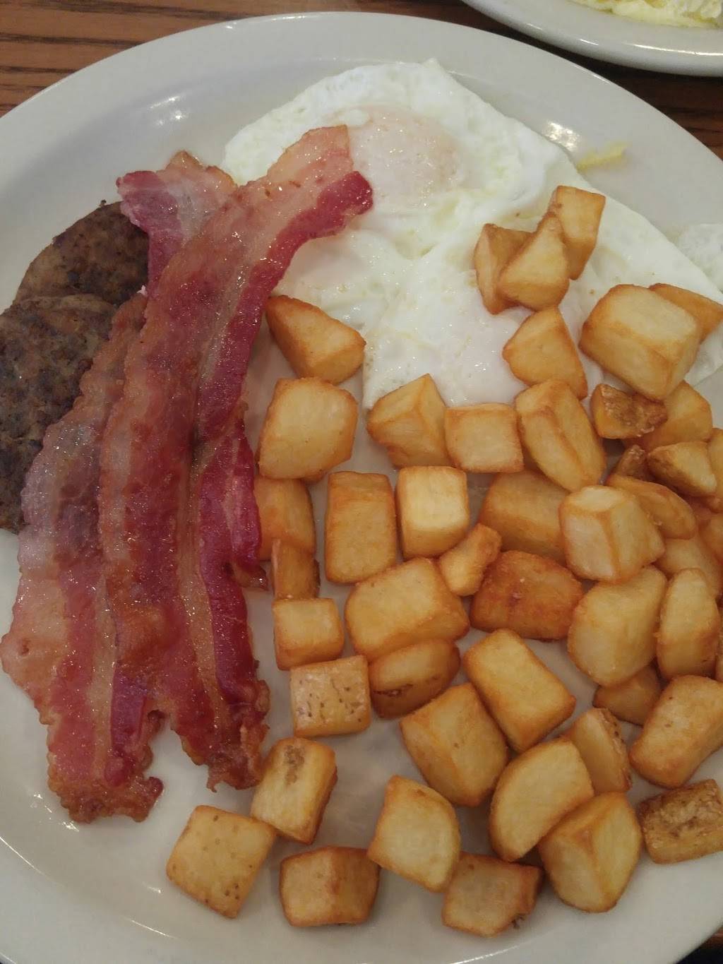 Country Inn Restaurant | restaurant | 290 Brooks-Malott Rd, Mt Orab, OH 45154, USA | 9374443330 OR +1 937-444-3330