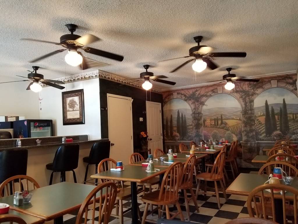 Jeanettes Place | restaurant | 15925 Little Ranch Rd, Shady Hills, FL 34610, USA | 3523460092 OR +1 352-346-0092