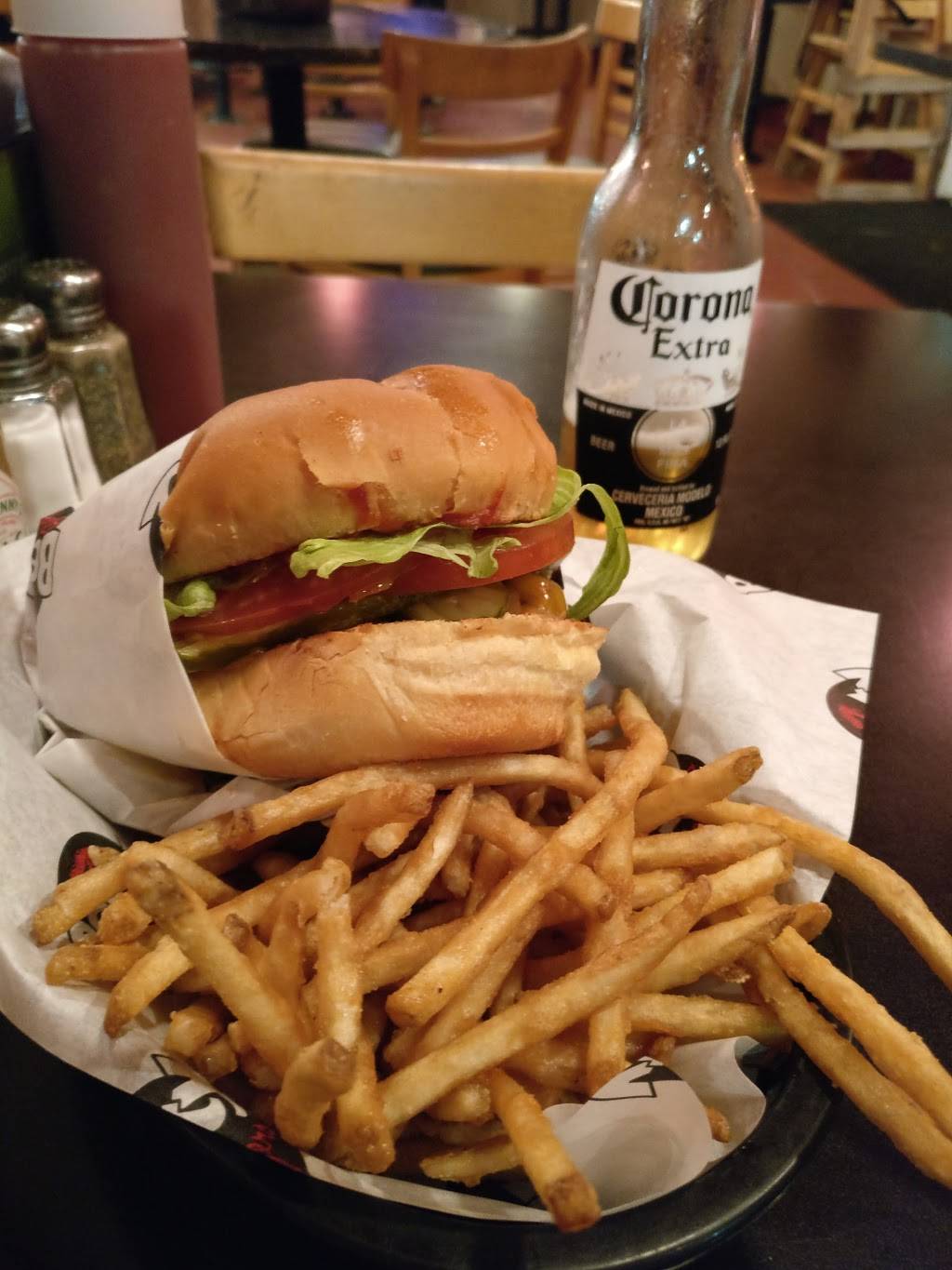 Betty Burgers | restaurant | 505 Seabright Ave, Santa Cruz, CA 95062, USA | 8314238190 OR +1 831-423-8190