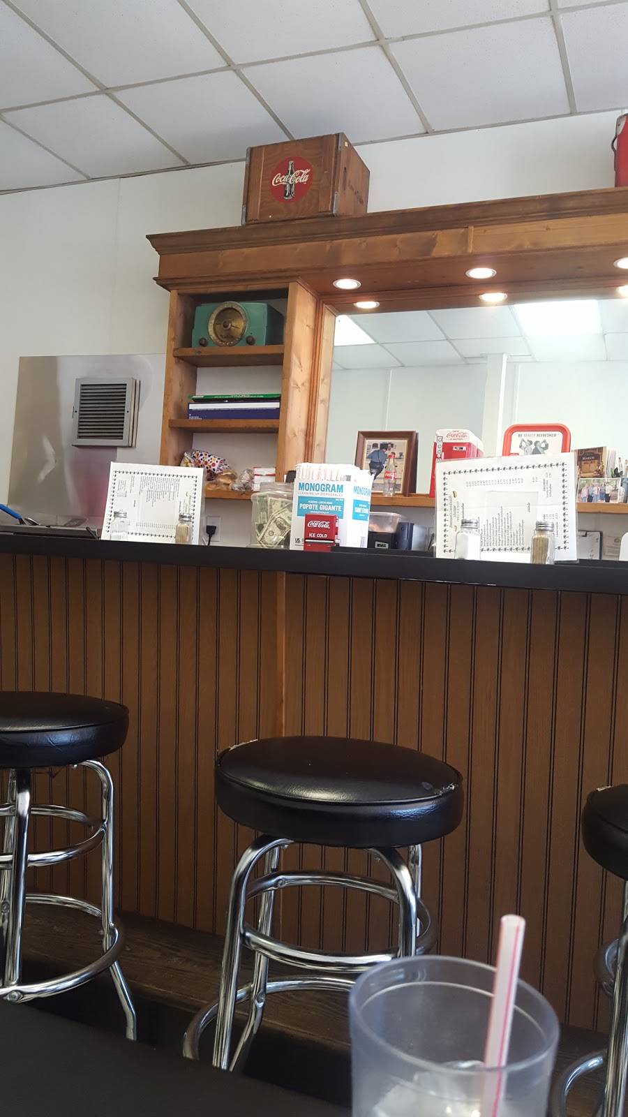 Bennys Sandwich Shop | meal takeaway | 615 N Main St, Marion, SC 29571, USA | 8434234233 OR +1 843-423-4233