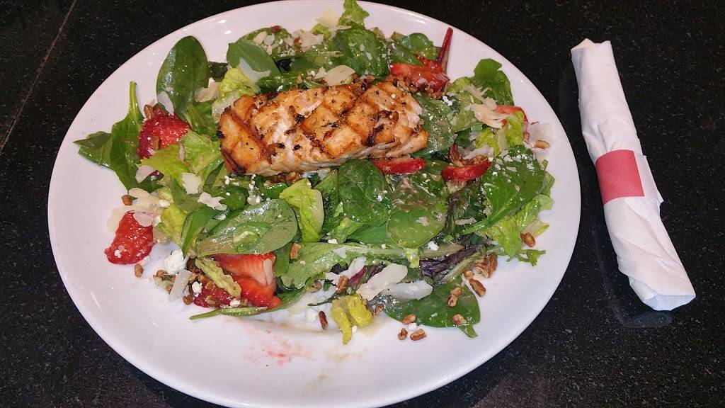 TGI Fridays | restaurant | 2990 Waldorf Market Pl, Waldorf, MD 20603, USA | 3019328750 OR +1 301-932-8750