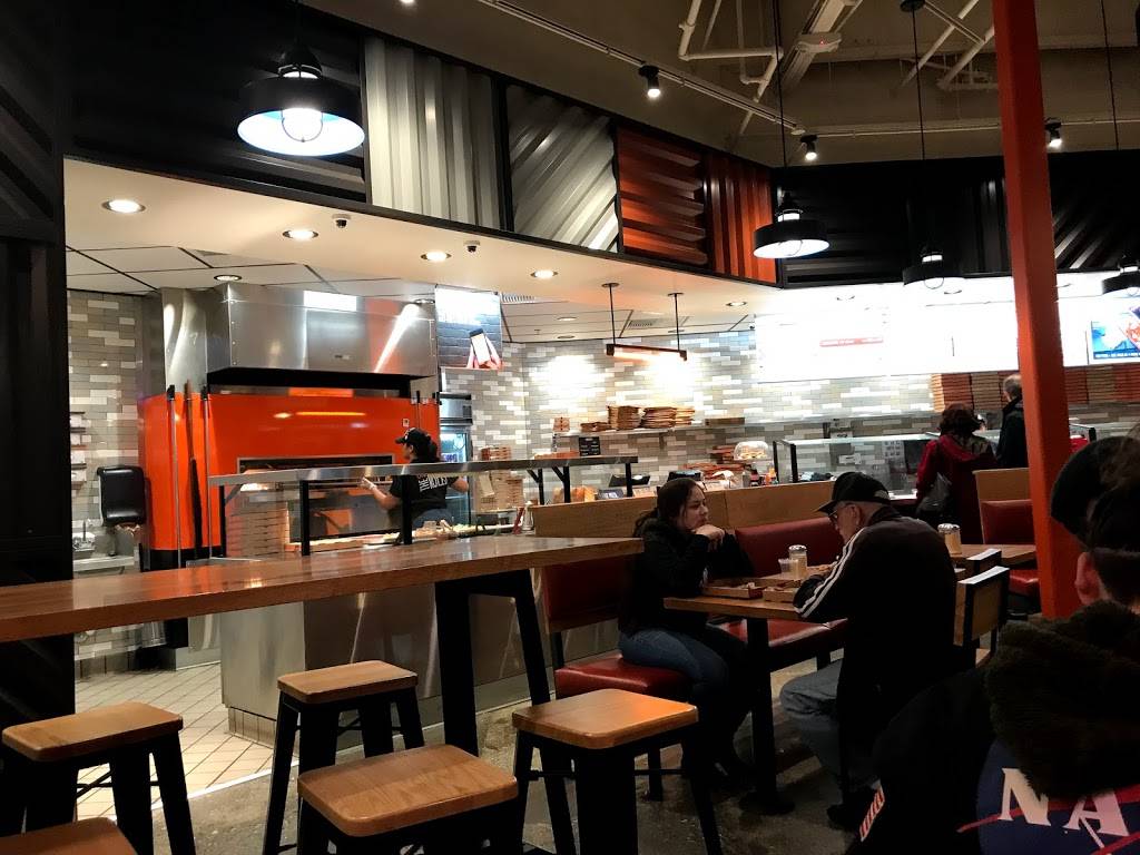 Blaze Pizza | meal takeaway | 1723 N Victory Pl, Burbank, CA 91502, USA | 8183094288 OR +1 818-309-4288
