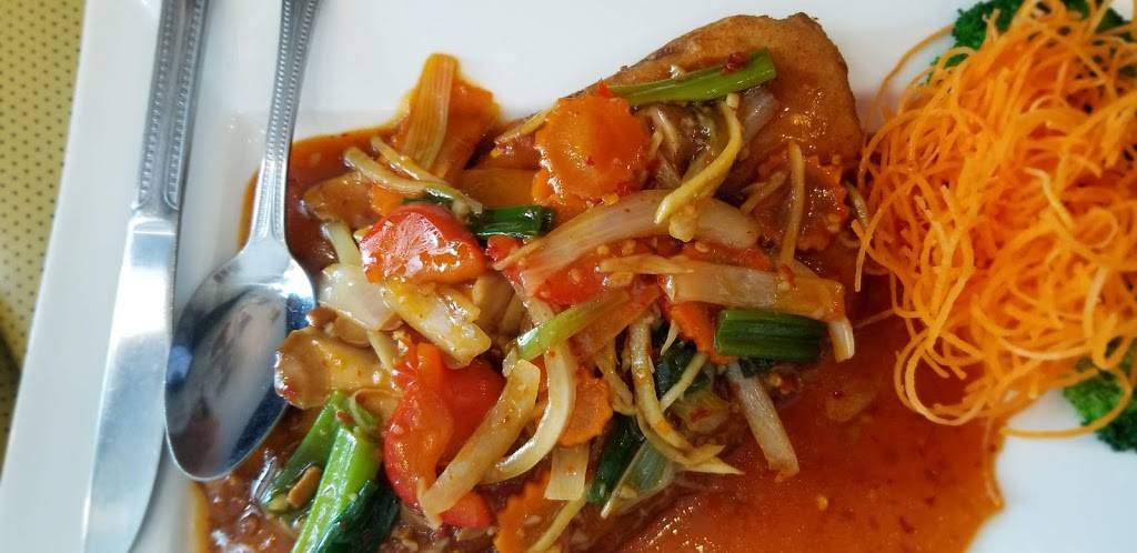 Siriwan Thai | restaurant | 12115 Darnestown Rd, Gaithersburg, MD 20878, USA | 3015694050 OR +1 301-569-4050
