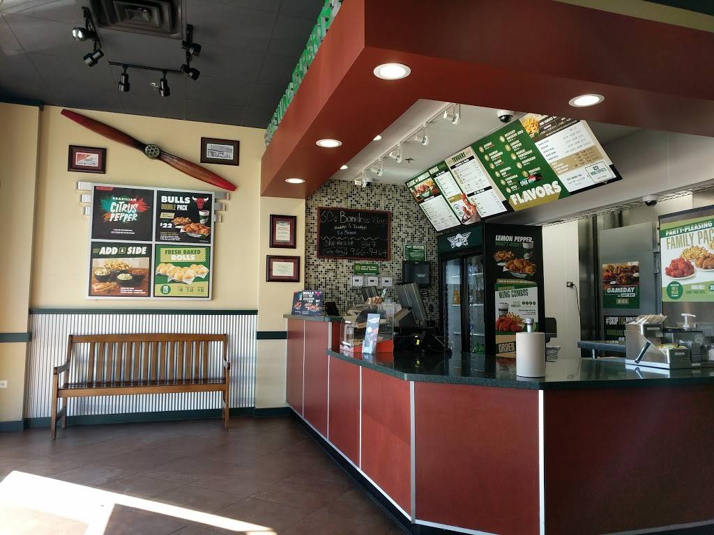 Wingstop | meal takeaway | 8484 W Golf Rd, Niles, IL 60714, USA | 8479669464 OR +1 847-966-9464