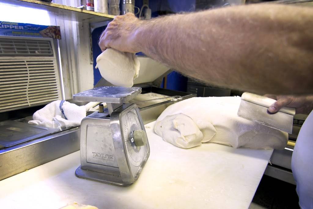 Franks Pizza | restaurant | 3600 Fisk Ave, Philadelphia, PA 19129, USA | 2158486433 OR +1 215-848-6433