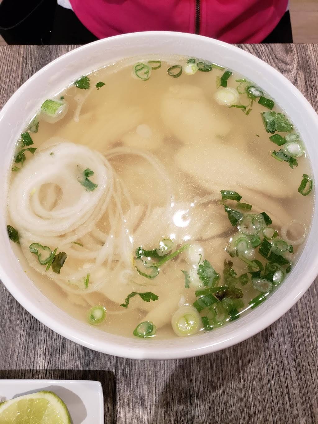 Pho Ngon | restaurant | 5810 Kingstowne Center, Alexandria, VA 22315, USA | 5712579205 OR +1 571-257-9205