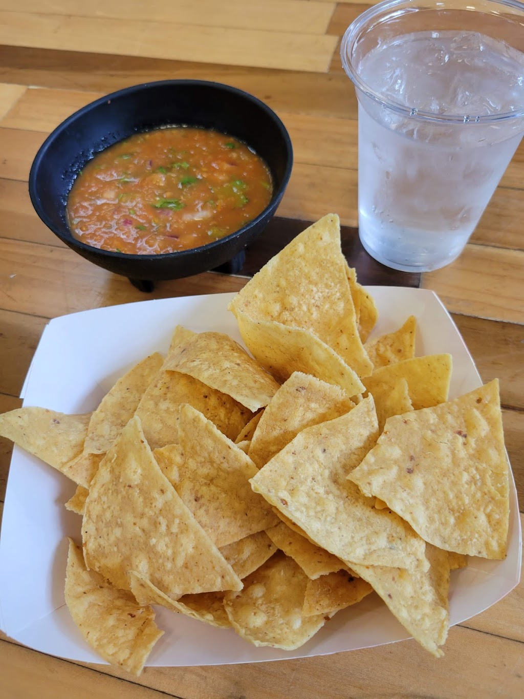 EL Puerto Seafood By the Park | restaurant | 317 Tenth Ave, San Diego, CA 92101, USA | 6193268156 OR +1 619-326-8156