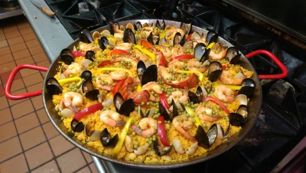 La Casa De Las Paellas | restaurant | 10414 E Colonial Dr, Orlando, FL 32817, USA | 4077369880 OR +1 407-736-9880