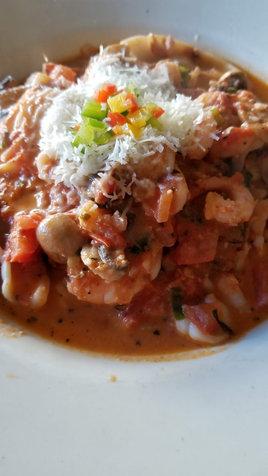 Russos Neighborhood Ristorante & Bar | restaurant | 5856 E Naples Plaza, Long Beach, CA 90803, USA | 5624331616 OR +1 562-433-1616