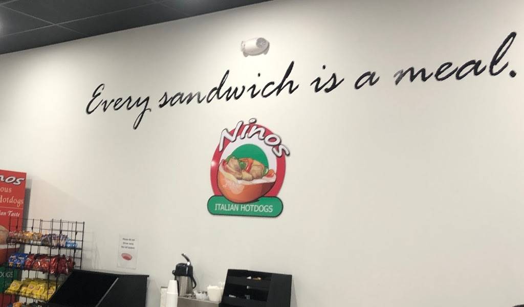 Ninos Italian Hotdogs | restaurant | 572 Main St, Stroudsburg, PA 18360, USA | 5707304988 OR +1 570-730-4988