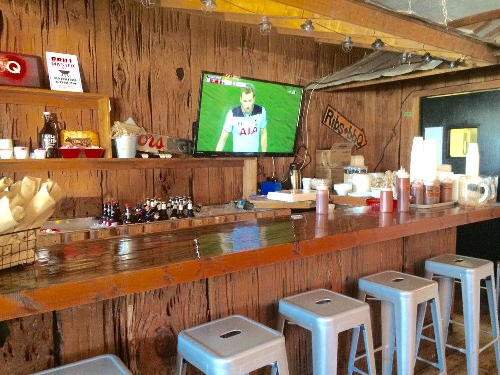 Cracker House BBQ and Southern Cooking | restaurant | 10863 FL-40, Silver Springs, FL 34488, USA | 3526251332 OR +1 352-625-1332