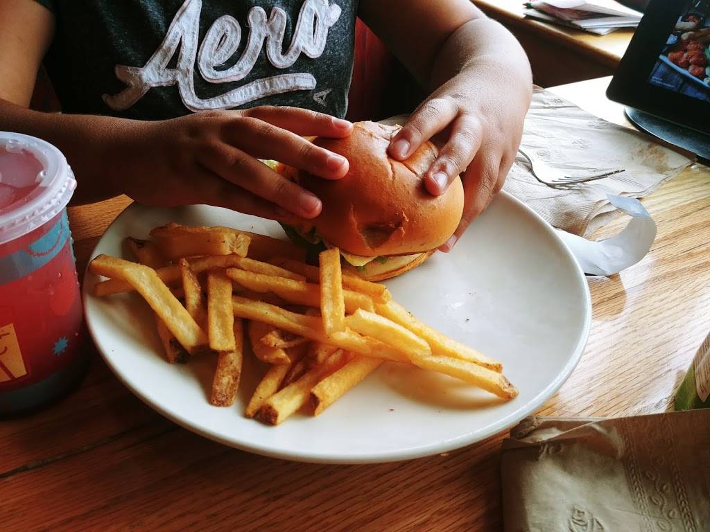 Applebees Grill + Bar | restaurant | 1301 N Davis Rd, Salinas, CA 93907, USA | 8317576682 OR +1 831-757-6682