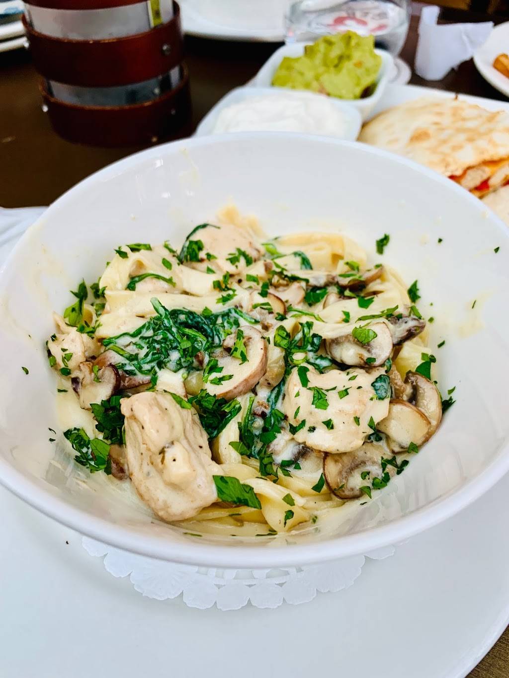 The Crooked Cue | restaurant | 3056 Bloor St W, Etobicoke, ON M8X 1C4, Canada | 4162367736 OR +1 416-236-7736