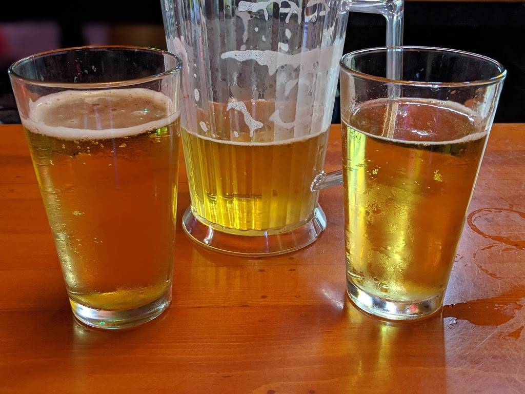 Charlie Horse | restaurant | 2426 E Silver Springs Blvd, Ocala, FL 34470, USA | 3526224050 OR +1 352-622-4050