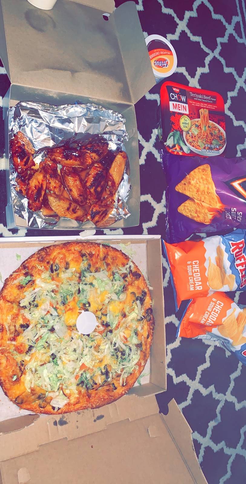 Carbones Pizzeria | restaurant | 1126 E Lovejoy St, Buffalo, NY 14206, USA | 7168975098 OR +1 716-897-5098