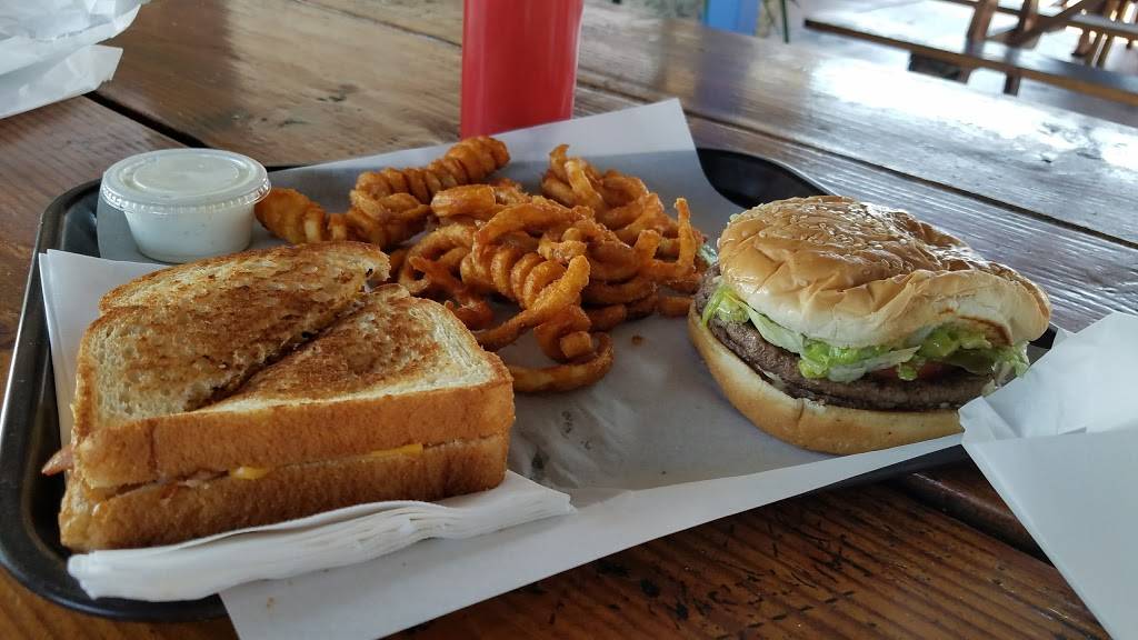 H & W Drive-In | restaurant | 121 W 16th St, Merced, CA 95340, USA | 2097228595 OR +1 209-722-8595