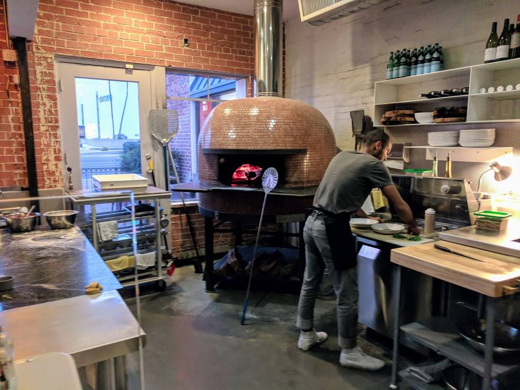 Falora Pizza | restaurant | 3000 E Broadway Blvd, Tucson, AZ 85716, USA | 5203259988 OR +1 520-325-9988