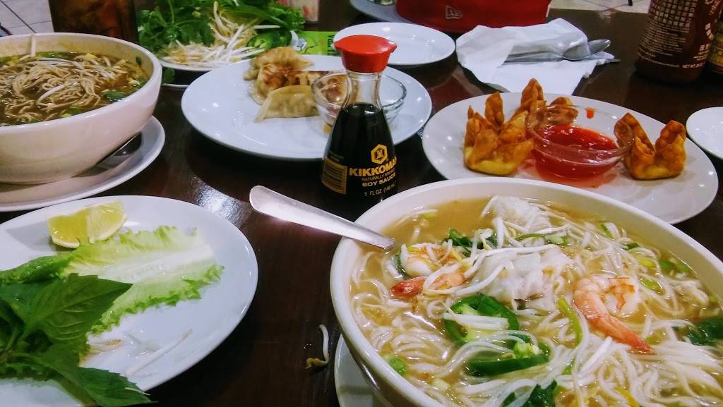 Van Thong Chinese-Vietnamese | restaurant | 2049, 2114, W Davis St, Conroe, TX 77304, USA | 9367568760 OR +1 936-756-8760