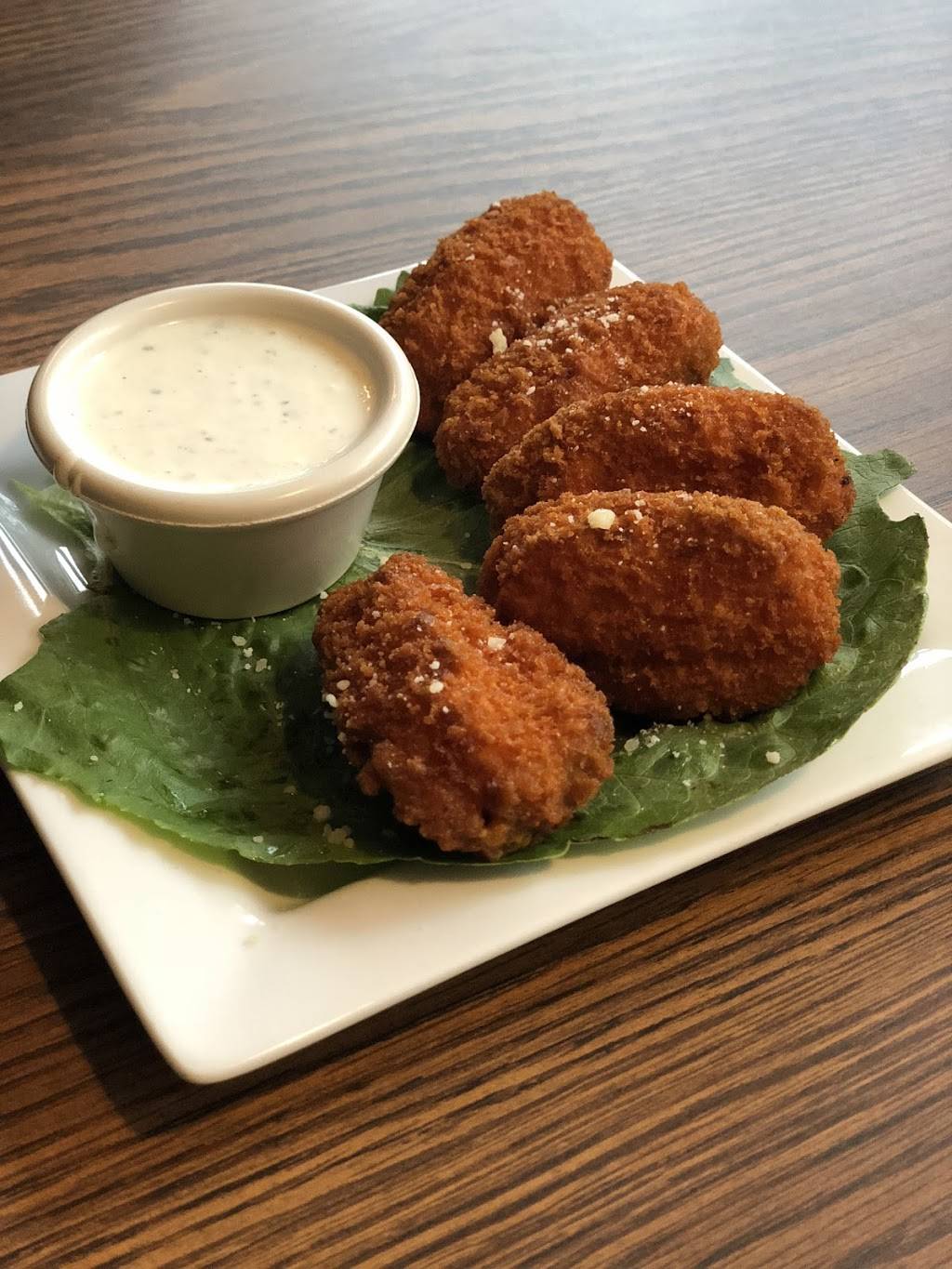 The Hidden Backyard | restaurant | 7375 Royalton Rd, North Royalton, OH 44133, USA | 4406289888 OR +1 440-628-9888