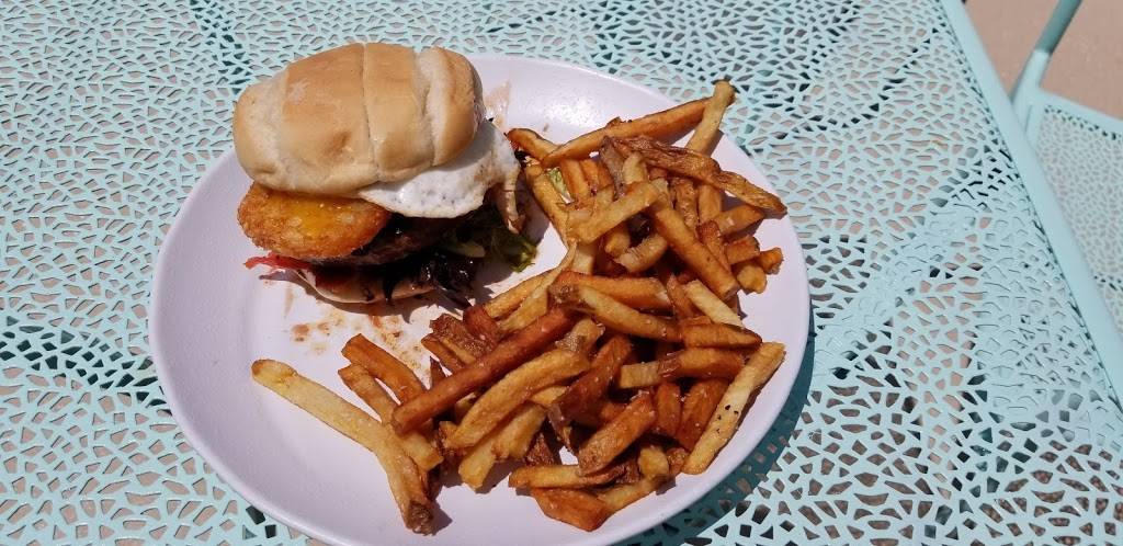 the Pointe, restaurant & bar | restaurant | 4161 Pointe W Dr, Galveston, TX 77554, USA | 4092203030 OR +1 409-220-3030