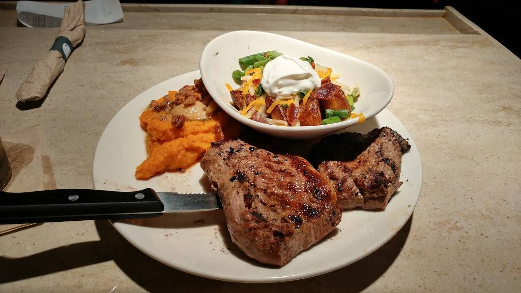 Applebees Grill + Bar | restaurant | 13351 FL-535 #100, Orlando, FL 32821, USA | 3213954074 OR +1 321-395-4074