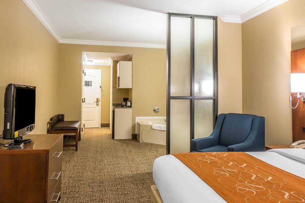 Comfort Suites Savannah North | restaurant | 115 Travelers Way, Port Wentworth, GA 31407, USA | 9129651445 OR +1 912-965-1445