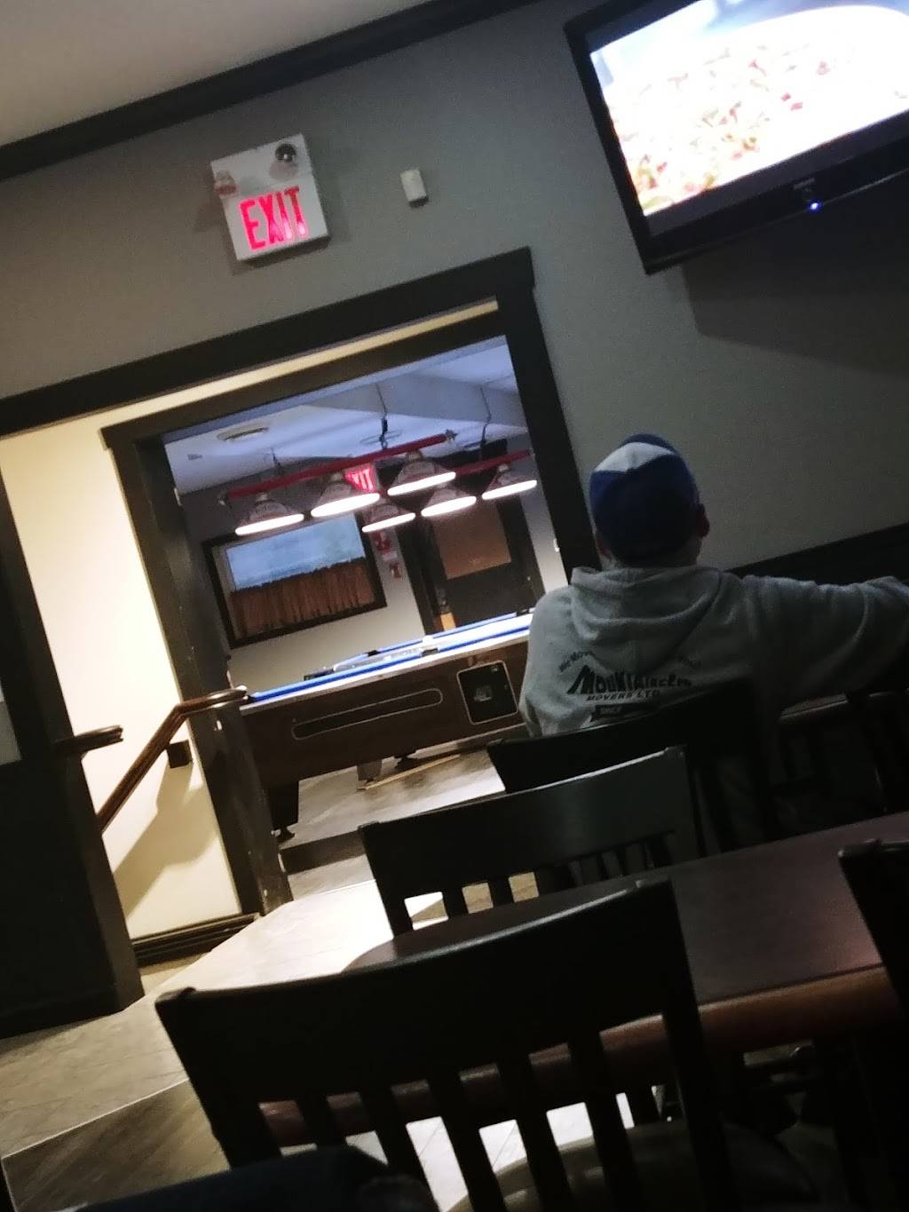 Lotos Sports Bar And Grill | restaurant | 275 Barton St, Stoney Creek, ON L8E 2K4, Canada | 9056627554 OR +1 905-662-7554