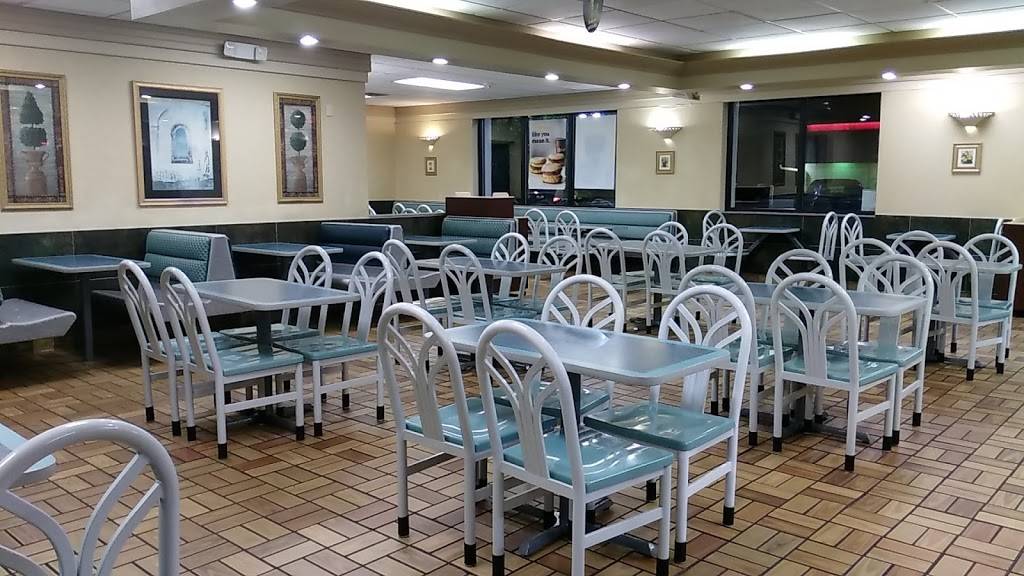 McDonalds | cafe | 190 E Butterfield Rd, Elmhurst, IL 60126, USA | 6308326962 OR +1 630-832-6962