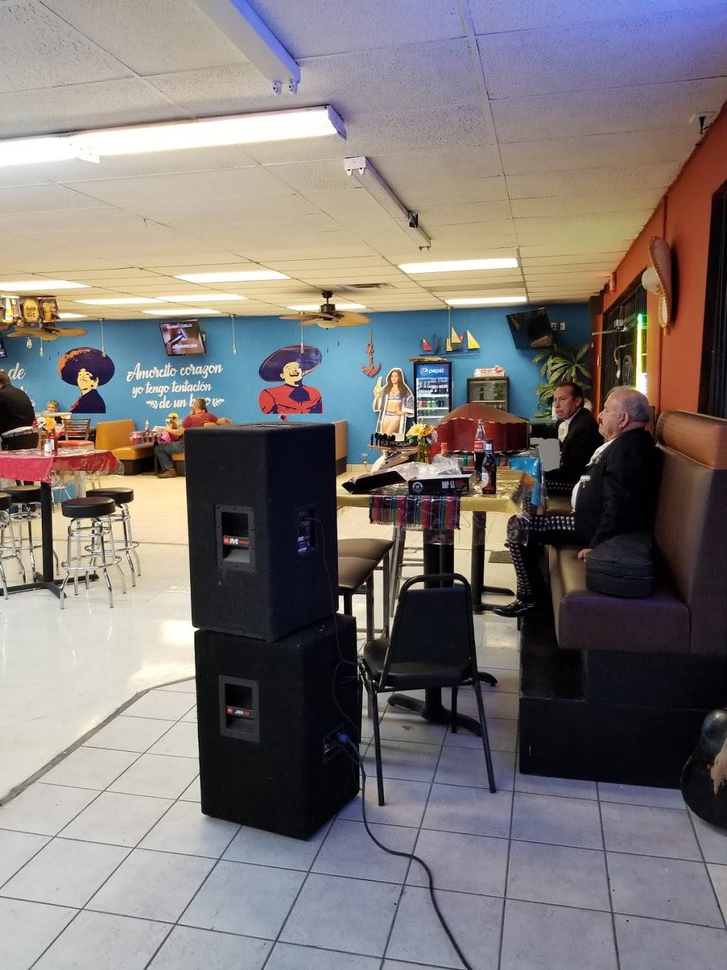 Mariachi loco Restaurant and Bar | restaurant | 2050 W Camelback Rd, Phoenix, AZ 85015, USA | 6026327631 OR +1 602-632-7631