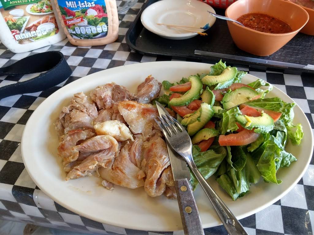 Restaurante Acambaro | restaurant | Km. 40.5, Carr. Transpeninsular, La Grulla, B.C., Mexico | 016469473810 OR +52 646 947 3810