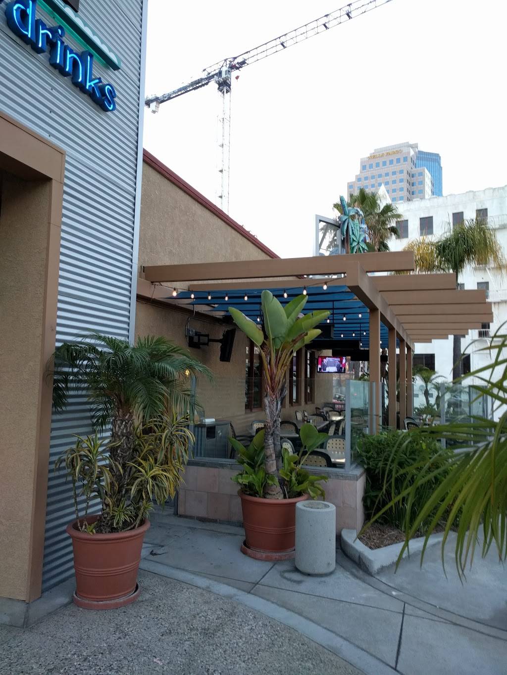 Islands Restaurant Long Beach Pike | restaurant | 55 S Pine Ave, Long Beach, CA 90802, USA | 5624366590 OR +1 562-436-6590