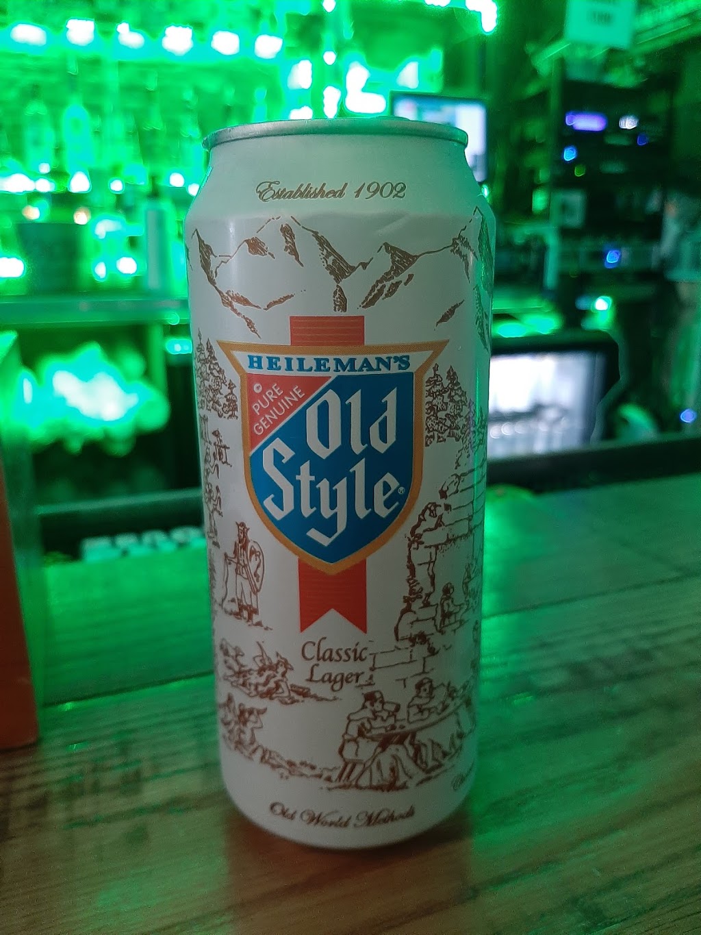 The Dugout Bar | restaurant | 950 W Addison St, Chicago, IL 60613, USA | 7735202883 OR +1 773-520-2883