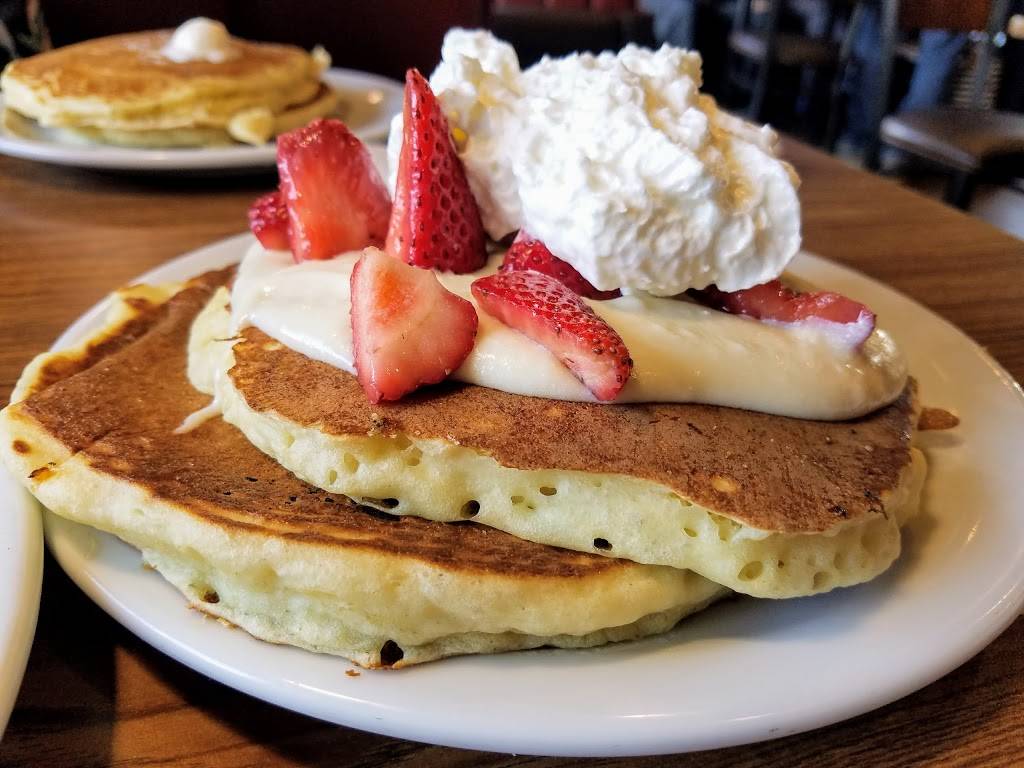 Dennys | restaurant | 351 N Green River Rd, Evansville, IN 47715, USA | 8124731063 OR +1 812-473-1063