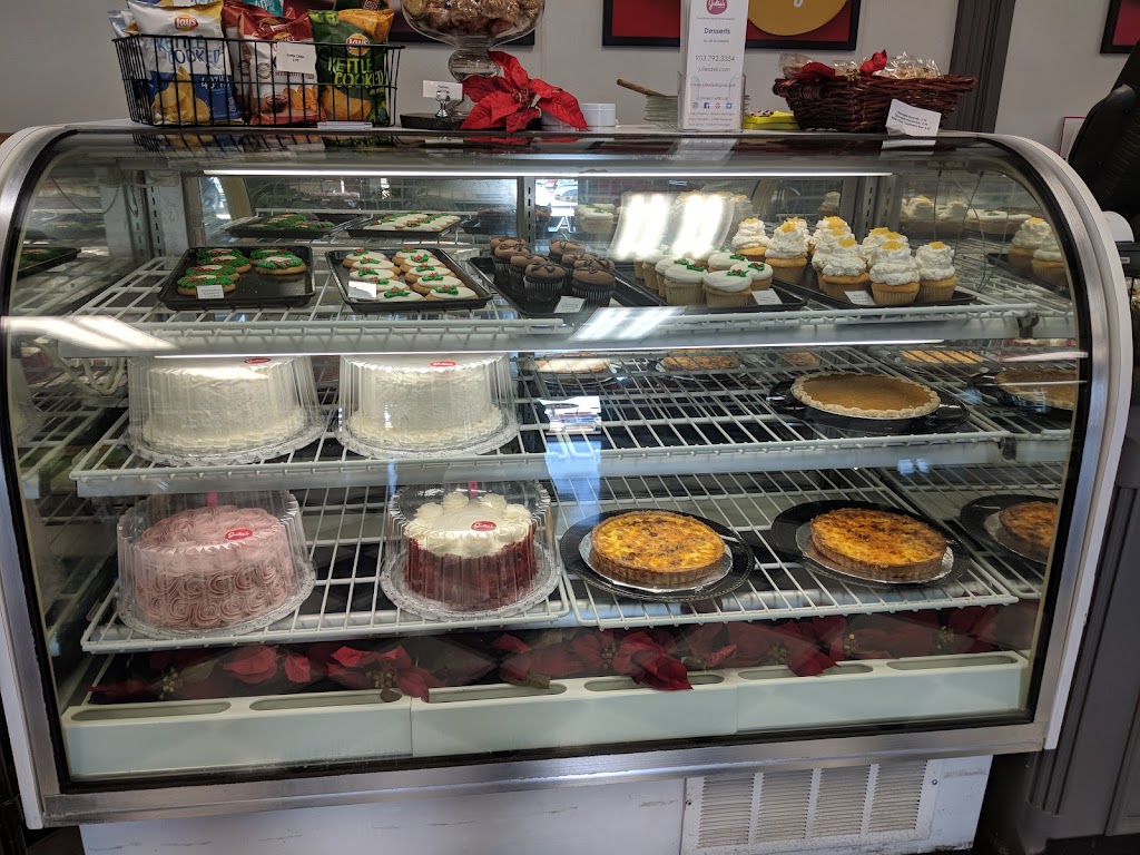Julies Restaurant, Catering, & Bakery | bakery | 4055 Summerhill Rd, Texarkana, TX 75503, USA | 9037923354 OR +1 903-792-3354